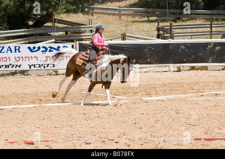 Israel Kibbutz Alonim israelischen Reitsport Organisation Trail Klasse Wettbewerb Alter 15. April 2008 Stockfoto