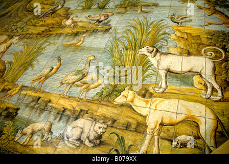 Keramische Fliesen, Darstellung der Vertreibung aus dem Garten Eden der Kirche von San Michele in Anacapri Stockfoto