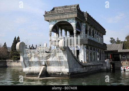 Das Marmor Boot am Sommerpalast oder Garten kultiviert Harmonie (Yiheyuan) Peking, China, 2008. Stockfoto