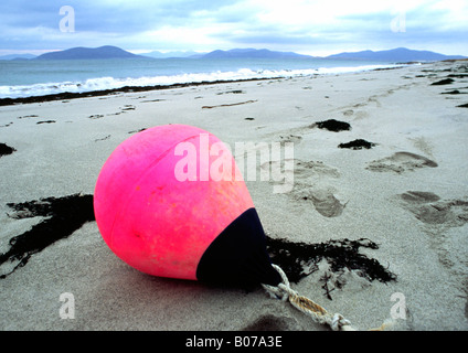 Boje an Strand gespült Stockfoto