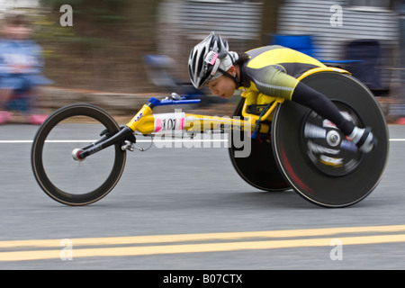 Wakako Tsuchida Sieger der Push Felge Rollstuhl Division Boston Marathon 2008 Stockfoto