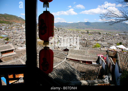 Dächer in Altstadt von Lijiang, Yunnan, China. Stockfoto