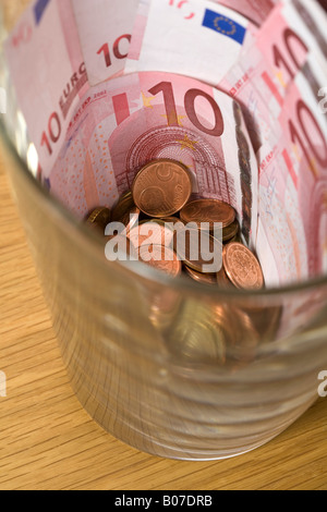 Geld im Glas Stockfoto