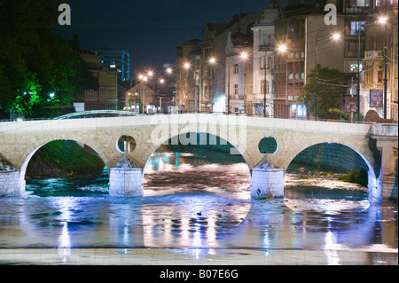 Bosnien und Herzegowina, Sarajevo, Latein-Brücke über den Fluss Miljacka Stockfoto