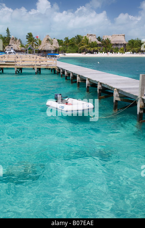 Belize, Ambergris Caye, San Pedro, Ramons Village Resort Pier Stockfoto