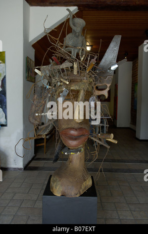 Skulptur aus Werkzeuge Ans Holz wurden ausgestellt in Cachoeira Stadt in der Nähe von Salvador, Bahia, Brasilien Stockfoto