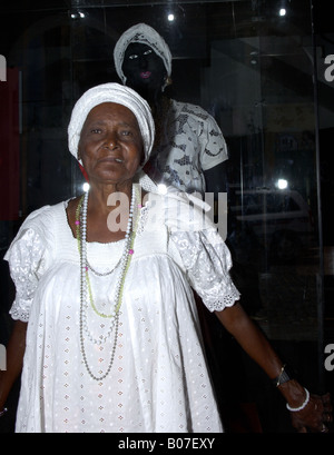 Mae de Santo, im Casa da Boa Morte in Cachoeira Stadt in der Nähe von Salvador, Bahia, Brasilien, Mercado Sao Joaquim, Voodo, Statue, blackma Stockfoto