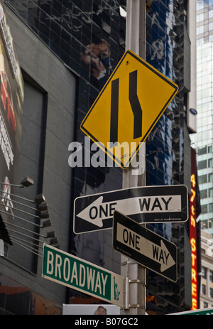 USA, New York City, Manhattan, Broadway Zeichen Stockfoto