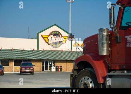 USA, Illinois, Route 66, McLean, Dixie Truckers Home truckstop Stockfoto