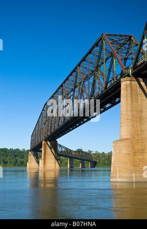 USA, Illinois-Missouri, nr. St. Louis, Mississippi Fluß, Route 66, Kette der Felsen-Brücke über den Mississipps River Stockfoto