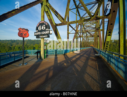 USA, Illinois-Missouri, nr. St. Louis, Mississippi Fluß, Route 66, Kette der Felsen-Brücke über den Mississipps River Stockfoto