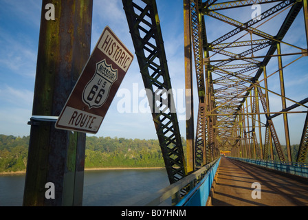 USA, Illinois-Missouri, nr. St. Louis, Mississippi Fluß, Route 66, Kette der Felsen-Brücke über den Mississipps River Stockfoto