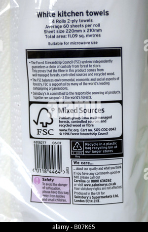 Verpackung Etiketten auf Papier Küchentücher, der Informationen über das Recycling und die Nutzung Stockfoto