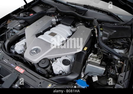 2008 Mercedes-Benz CLK-Klasse CLK63 AMG in schwarz - Motor Stockfoto