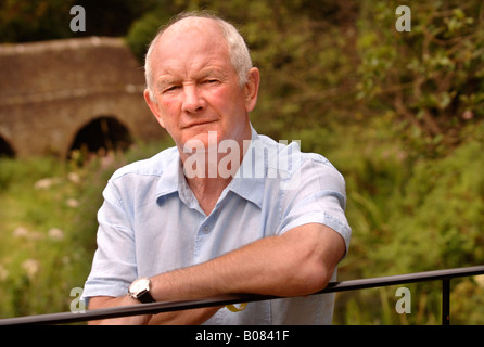 DANN IM BILD AUG 2007 ENGLAND RUGBY-UNION-TRAINER BRIAN ASHTON VOR DER RUGBY-WM Stockfoto