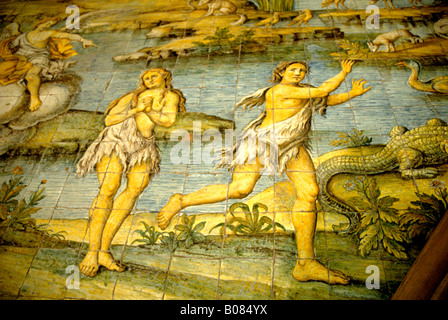 Keramische Fliesen, Darstellung der Vertreibung aus dem Garten Eden der Kirche von San Michele in Anacapri Stockfoto