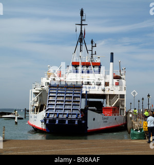 Wightlink Firma RoRo Fähre Cenwulf Annäherung an Yarmouth Isle Of Wight UK Stockfoto