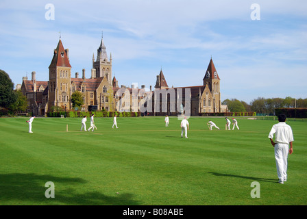 Cricket match, Charterhouse School, Godalming, Surrey, England, Vereinigtes Königreich Stockfoto