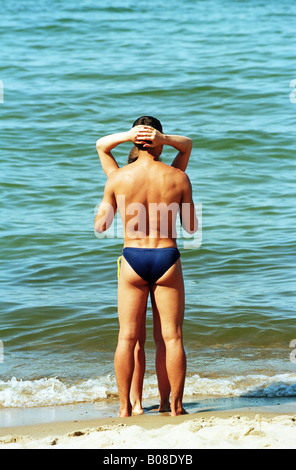 Paar am Strand an der Ostsee, Swetlogorsk, Russland Stockfoto