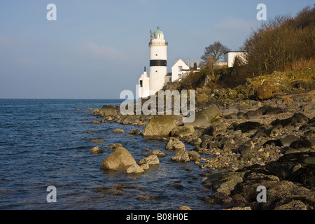 Einen Nachmittag Blick auf einen typischen schottischen Leuchtturm am Ufer des Flusses clyde Stockfoto