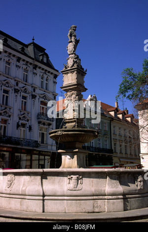 Roland Brunnen, Hlavne Namestie Platz, Bratislava, Slowakei Stockfoto