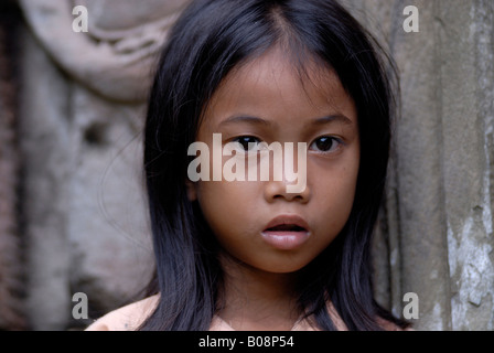 Mädchen, Tempel von Angkor Wat, Siem Reap, Kambodscha, Südost-Asien Stockfoto