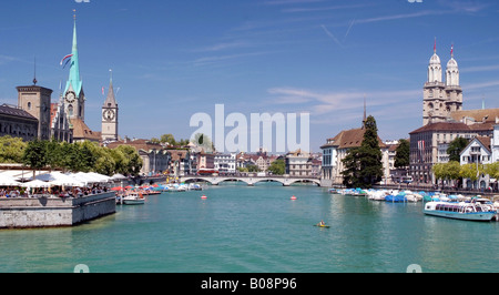 Blick über die Limmat Fraumünster, St. Peter Church, Grossmuenster, Schweiz, Zürich Stockfoto