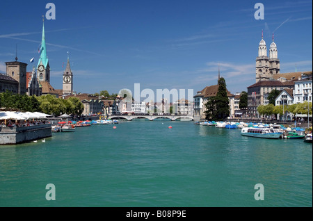 Blick über die Limmat Fraumünster, St. Peter Church, Grossmuenster, Schweiz, Zürich Stockfoto