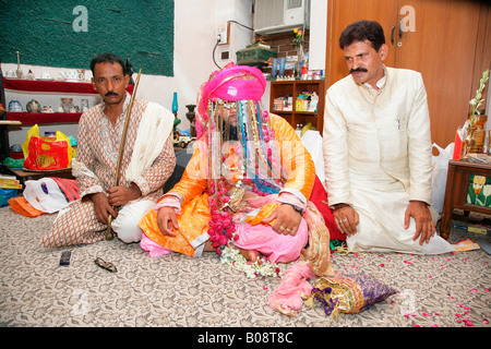 Scheich Medimir Naizi während seiner Hochzeit gehalten an einem Sufi-Schrein in Bareilly, Uttar Pradesh, Indien, Asien Stockfoto