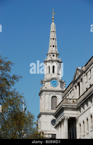 Das neu restaurierte Martinskirche der in das Feld Trafalgar Square in London April 2008 Stockfoto