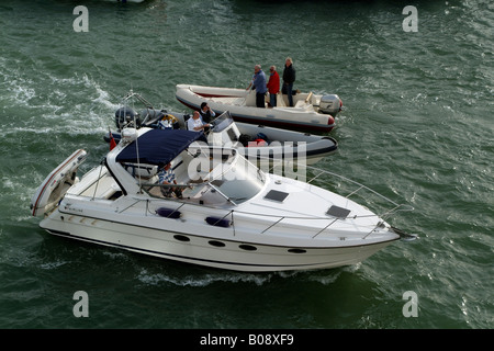 Bootsfahrten auf dem Fluss Medina Cowes Isle Of Wight England UK Stockfoto