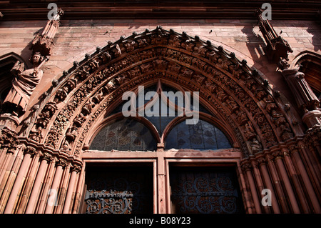 Romanische Portal, Haupteingang, das Basler Münster, Basel, Schweiz Stockfoto