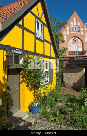 Fachwerk-Architektur im Hof des Johanniskloster, St. Johannis Kloster, Stralsund, Mecklenburg-Vorpommern Pomerani Stockfoto