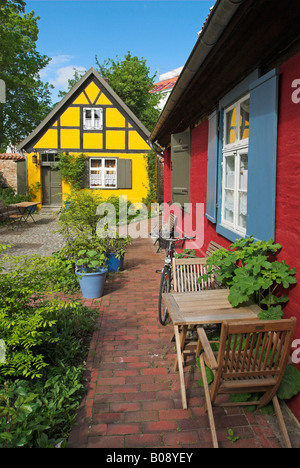 Fachwerk-Architektur im Hof des Johanniskloster, St. Johannis Kloster, Stralsund, Mecklenburg-Vorpommern Pomerani Stockfoto