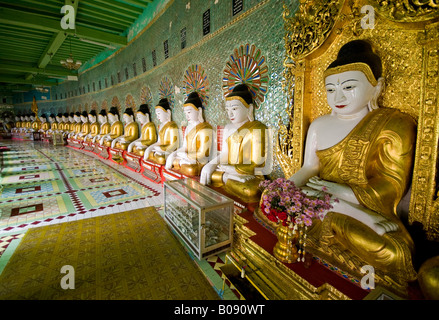 Sitzende Buddha Statuen, Sagaing Hill, Mandalay, Myanmar (Burma), Südost-Asien Stockfoto