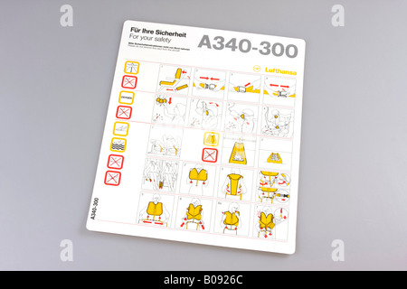 Sicherheitshinweise für den Airbus A340-300 Lufthansa Sicherheitskarte Stockfoto