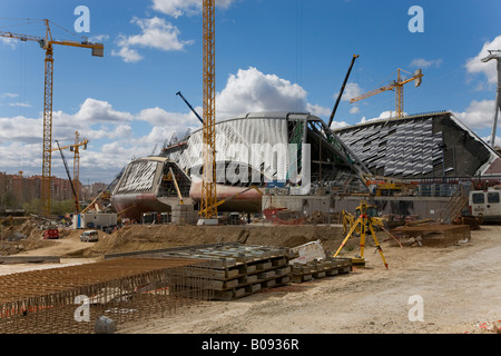 Pavillon-Baustelle, entworfen von der Architektin Zaha Hadid, auf dem Gelände der Expo 2008, Zaragoza, Saragossa, Aragon, Spanien zu überbrücken Stockfoto