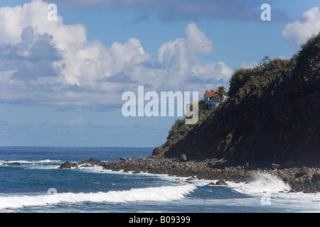 Strand Playa del Socorro und Felsvorsprung auf der Nordseite von Teneriffa, Kanarische Inseln, Spanien Stockfoto