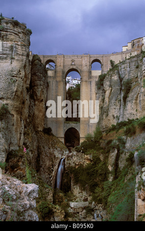 Puente Nuevo (neue Brücke), Ronda, Provinz Málaga, Andalusien, Spanien Stockfoto