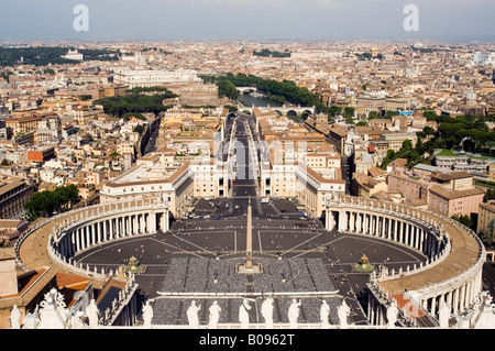 Piazza San Pietro (Petersplatz) und Via della Conciliazione von der Basilika, Vatikan-Stadt anzeigen Stockfoto