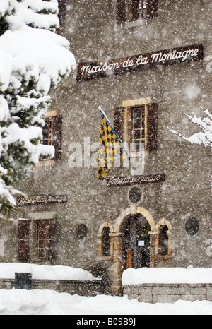 Maison De La Montagne wo das Führer-Präsidium, Wetterstation und dem hohen Berg-Amt befinden. Chamonix, Frankreich Stockfoto