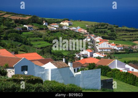 Teilansicht des Pedreira Nordeste Dorf. Insel Sao Miguel, Azoren, Portugal Stockfoto