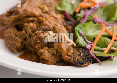 Eine geöffnete zog Schweinefleisch Sandwich. Stockfoto