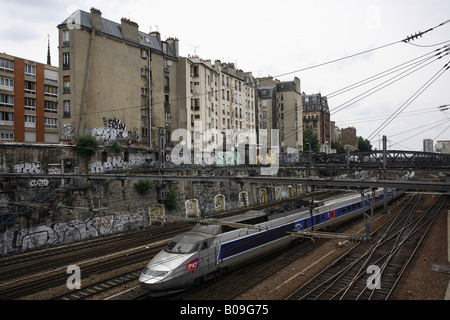 Ein TGV-Zug in der Nähe von Gare du Nord, Paris, Frankreich Stockfoto