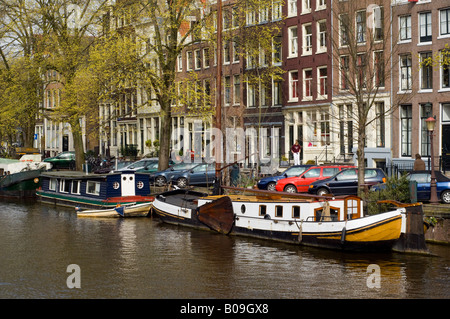 Amsterdam, Hausboote und Gebäuden auf Brouwersgracht Kanal Stockfoto