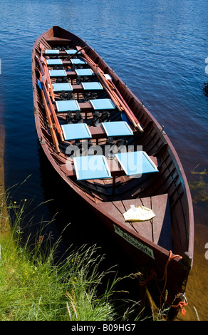 Holz- altmodisch Boot in die traditionelle "Tervasoutu' Event verwendet. Boot Modell ahmt die alten Boote zum Transport tar Barrel Oulu, Finnland Stockfoto