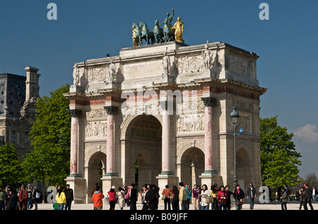 Arc de Triomphe du Carrousel nahe dem Louvre in Paris Stockfoto
