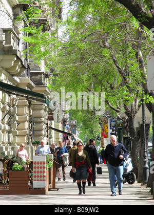 BUDAPEST, UNGARN. Die Allee der Andrassy Utca führt zu Városliget auf der Pestseite der Stadt. Stockfoto