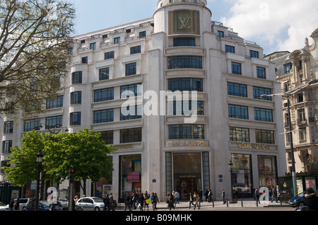 Louis Vuitton Store auf den Champs-Elysees in Paris Stockfoto