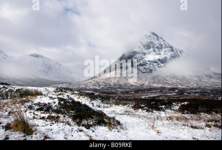 schottischer Berg-Szene in der Nähe von Rannoch moor mit Schnee Stockfoto